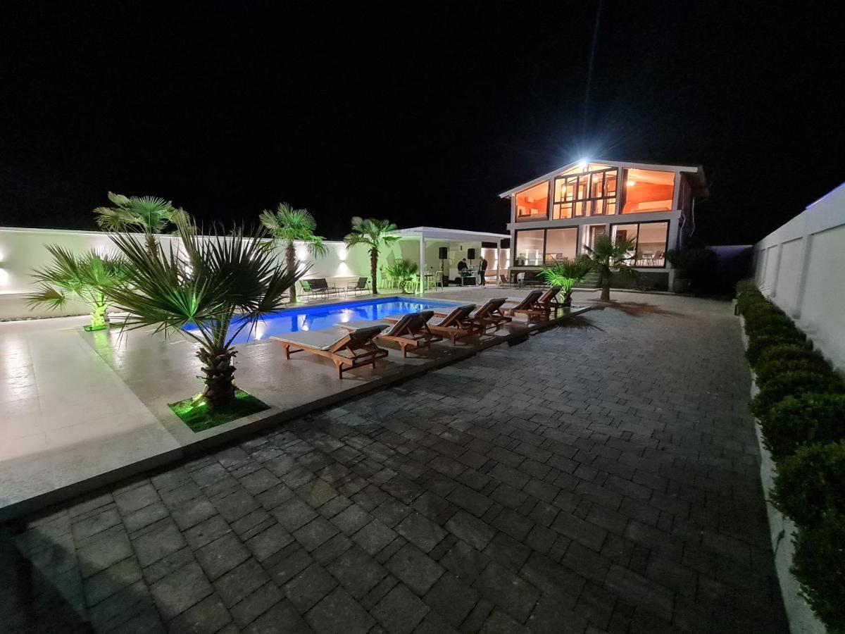 Isea Wood Villa Rrushkull  외부 사진
